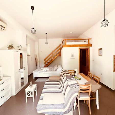 Apartment Paolo Senj  Esterno foto